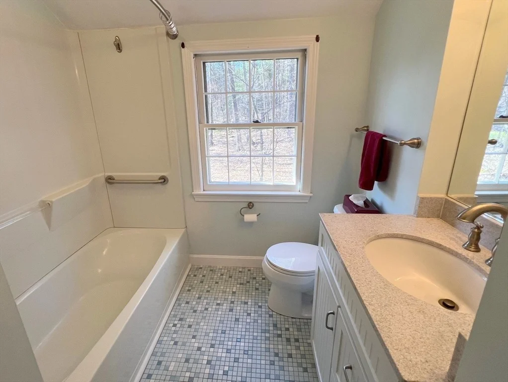 Photo of 43 Abbott Ln