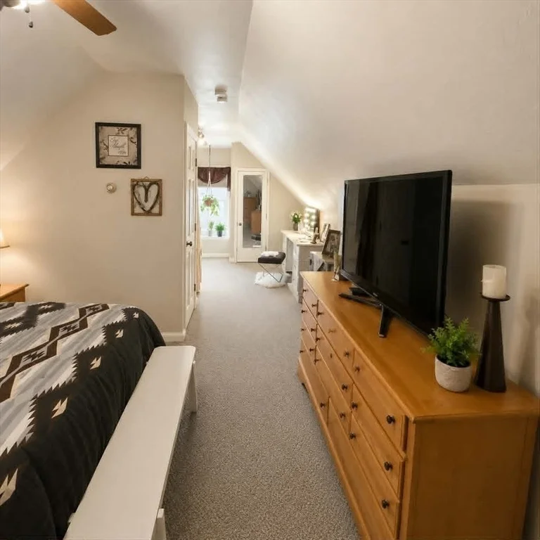 Photo of 18 Hunnewell Rd