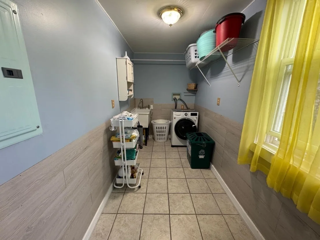 Photo of Unit UNIT2 at 2 Esther Street