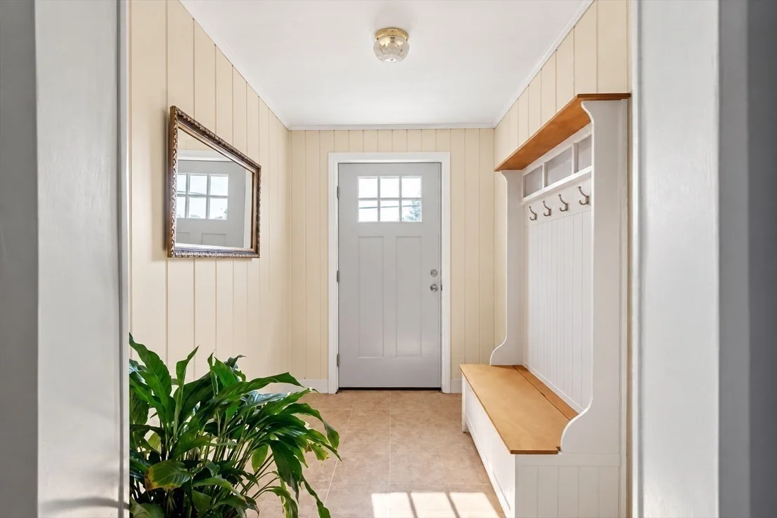 Photo of 81 Warfield Avenue