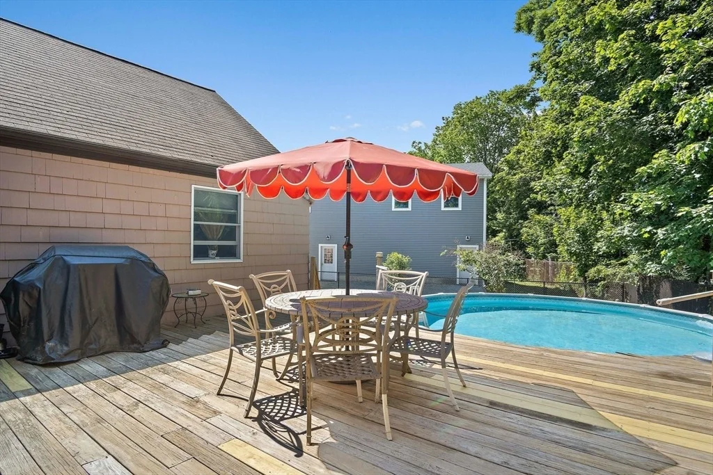 Photo of 4 Merrow Ln