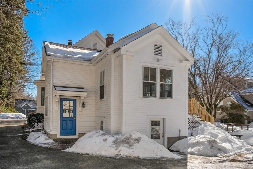 Photo of 103 Oak St