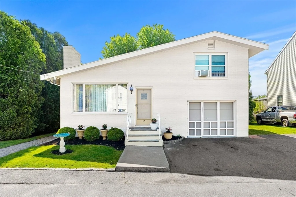 Photo of 15 Barnes Circle