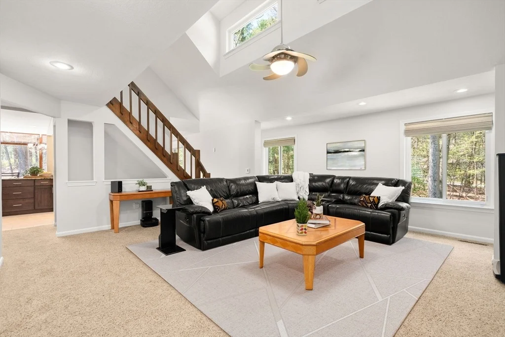 Photo of 32 Sherborne Cir