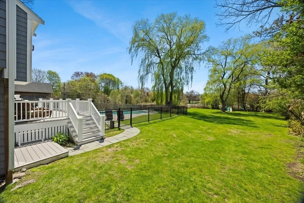 Photo of 1480 Great Plain Ave