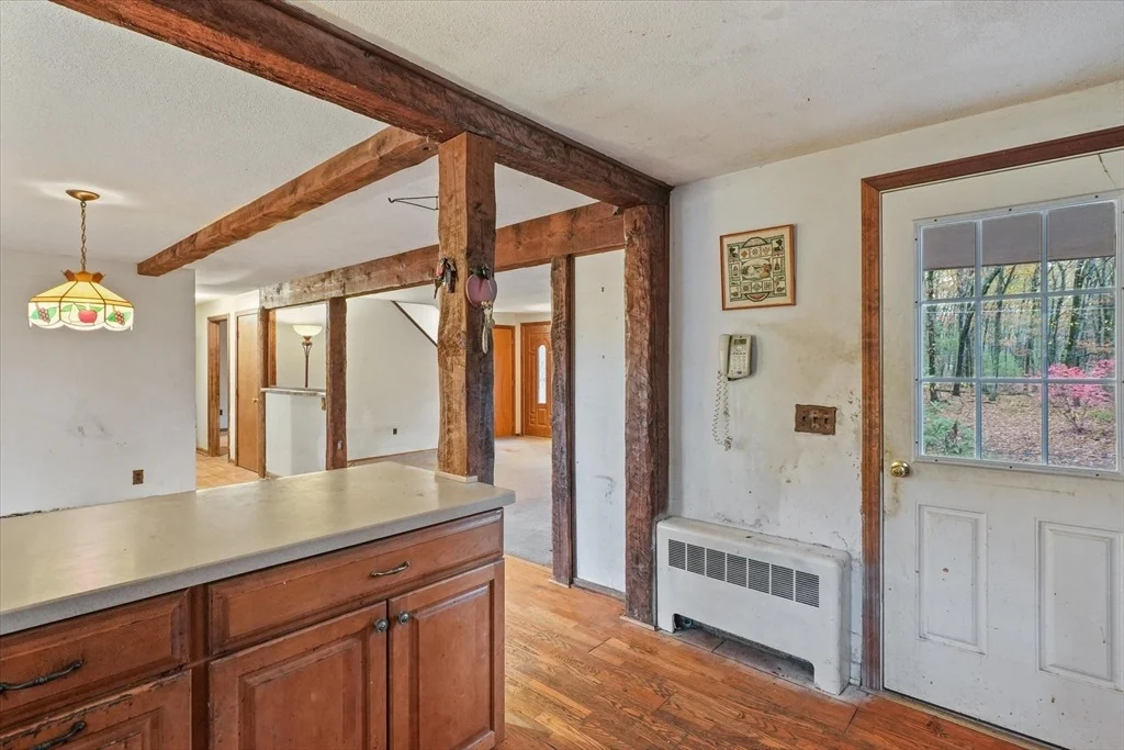 Photo of 601 Flathill Road