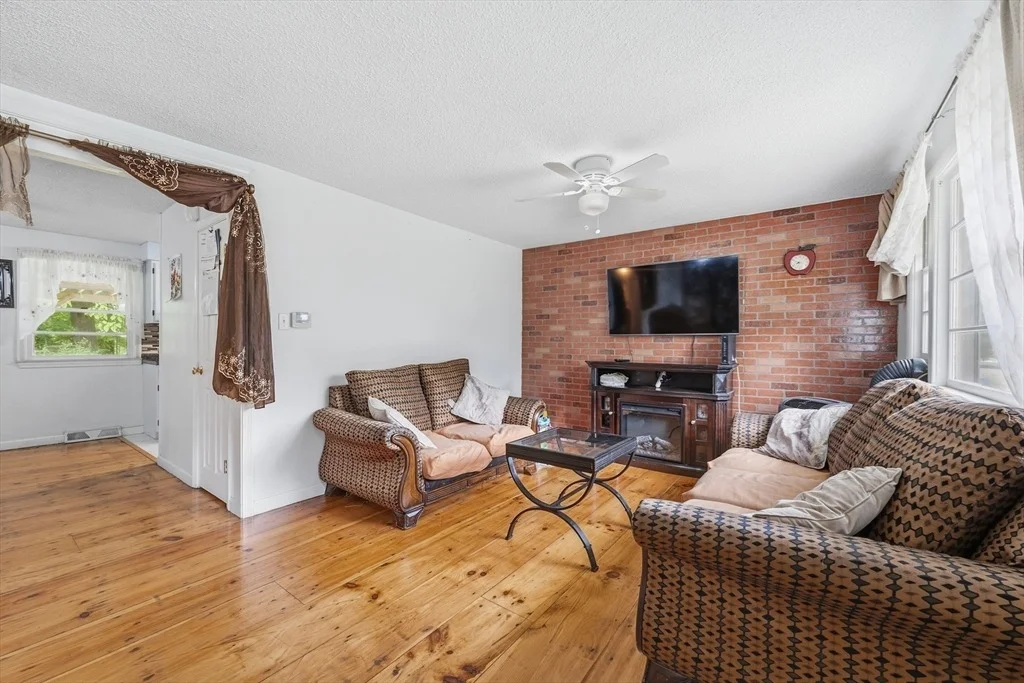 Photo of 11 Mcfarlin Rd