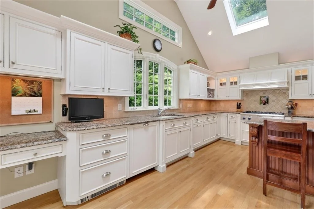 Photo of 6 Blackhorse Ln