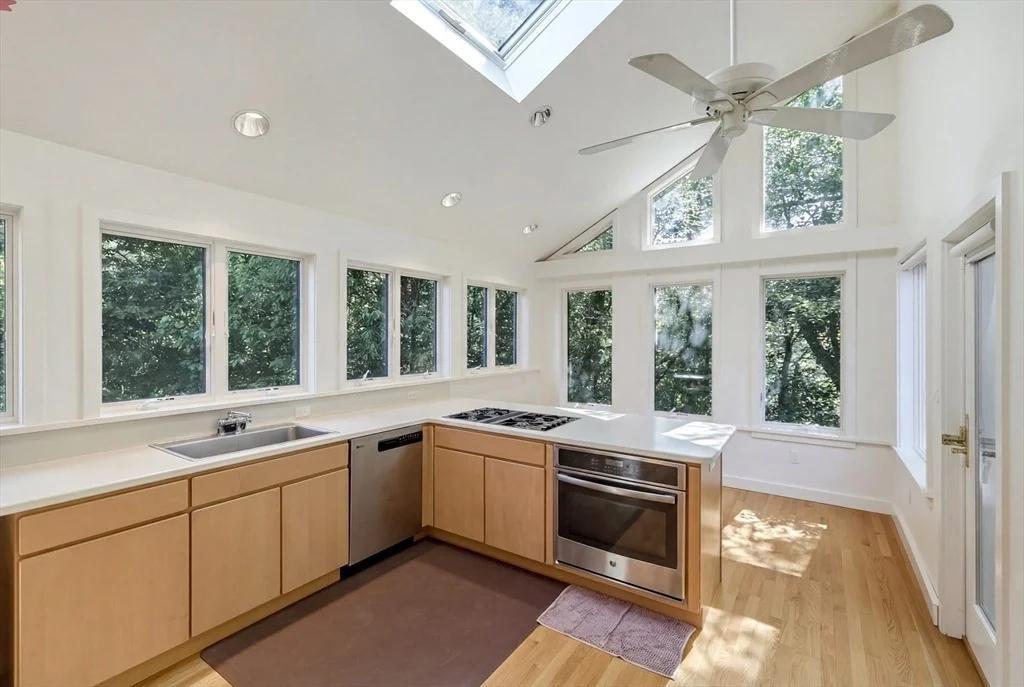 Photo of 10 Cortland Dr