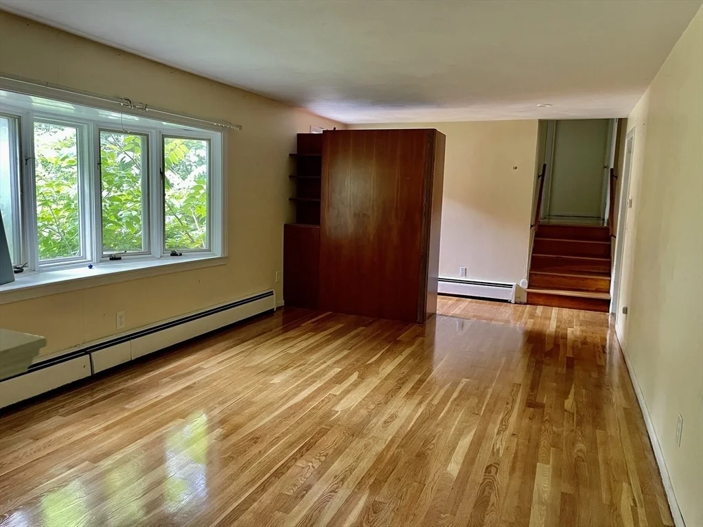 Photo of 51 Jeffrey Ln