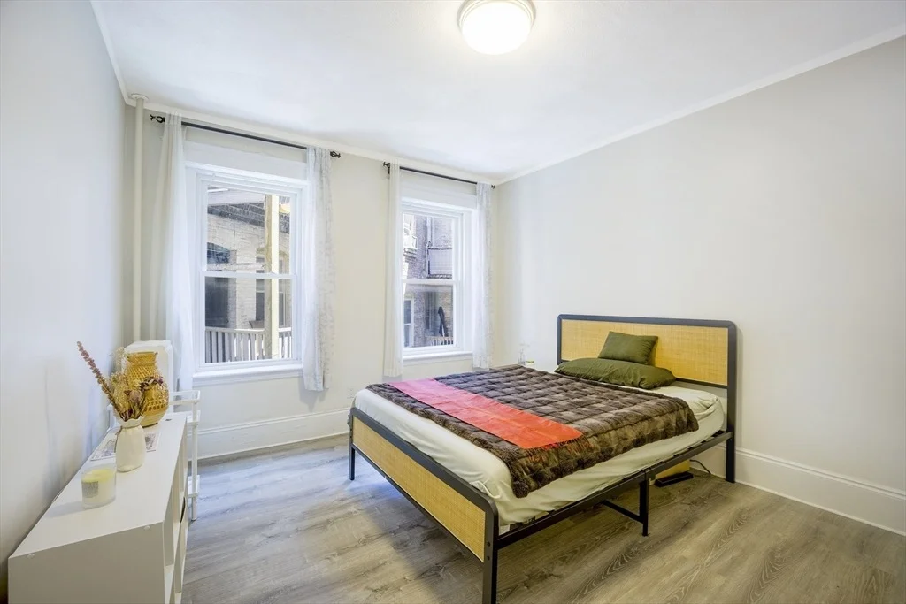 Photo of Unit 1 at 12 Colbourne Crescent