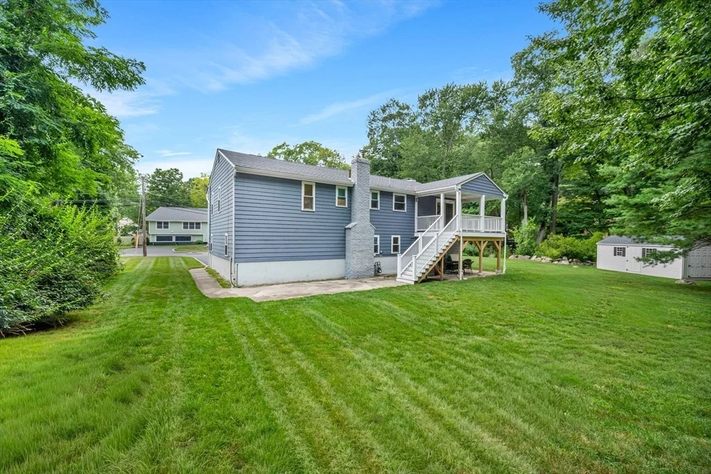 Photo of 8 Willowdale Dr