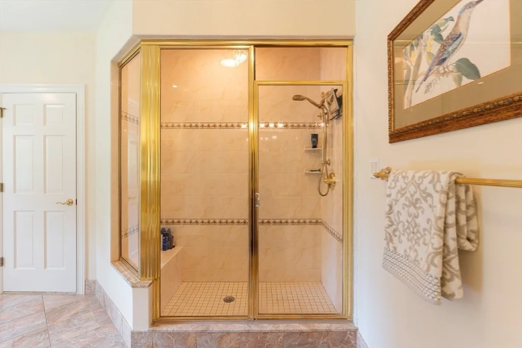 Photo of 8 Buttonwood Dr