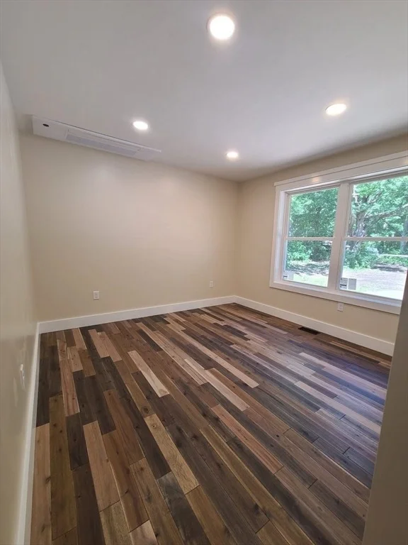Photo of 2774 Greenwich Rd