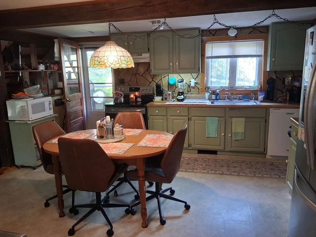 Photo of 465 Tully Rd