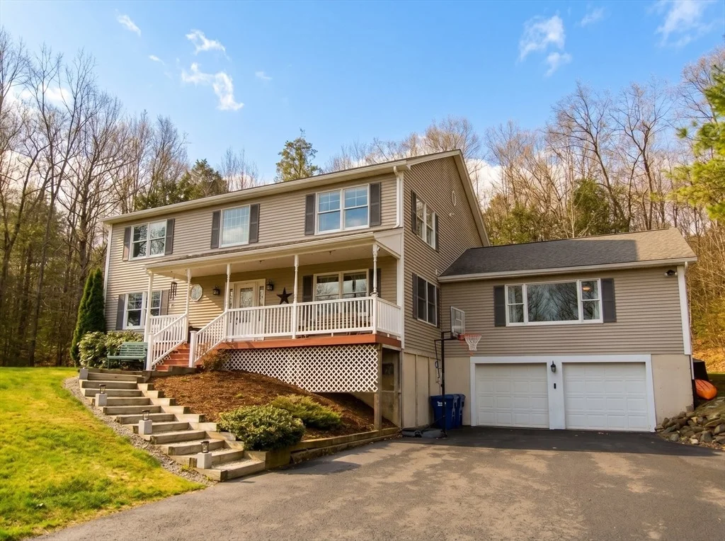 Photo of 122 Maybrook