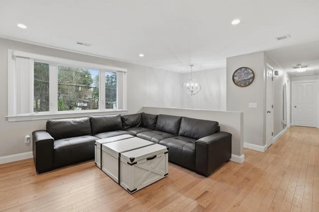 Photo of 8 Stoneybrook Drive