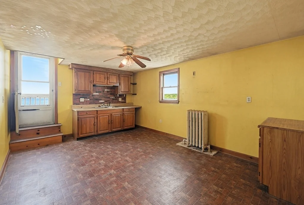 Photo of 574 Durfee St