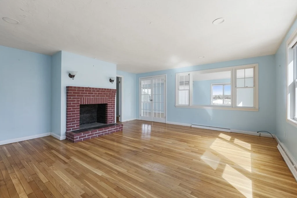 Photo of 21 River Rd