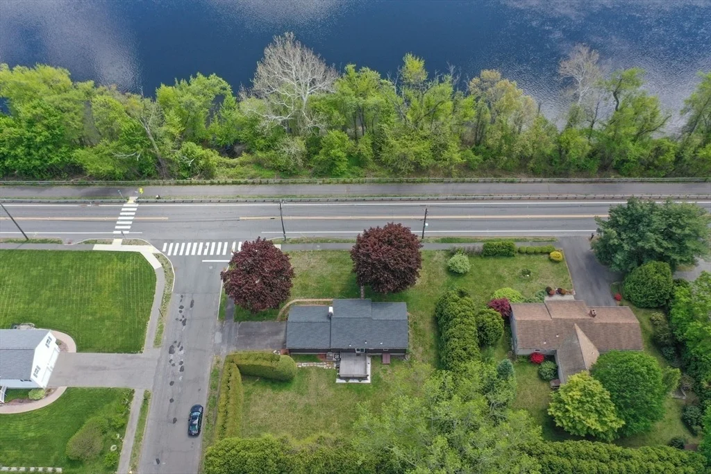 Photo of 629 River Road
