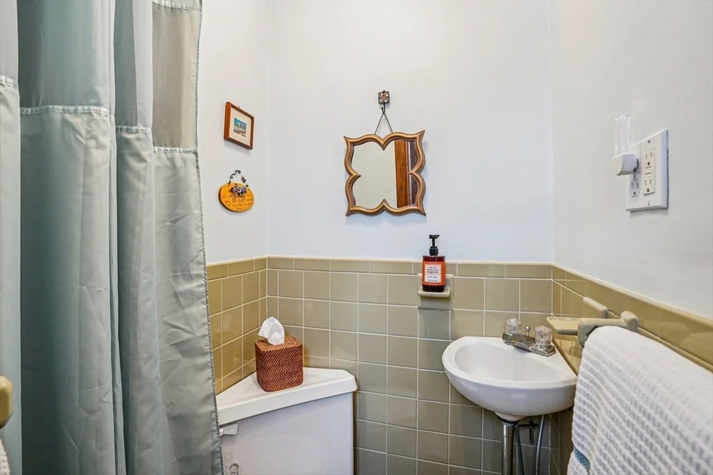 Photo of 36 Winnemay St