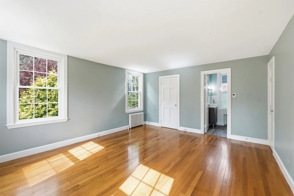 Photo of 8 Hillside Rd