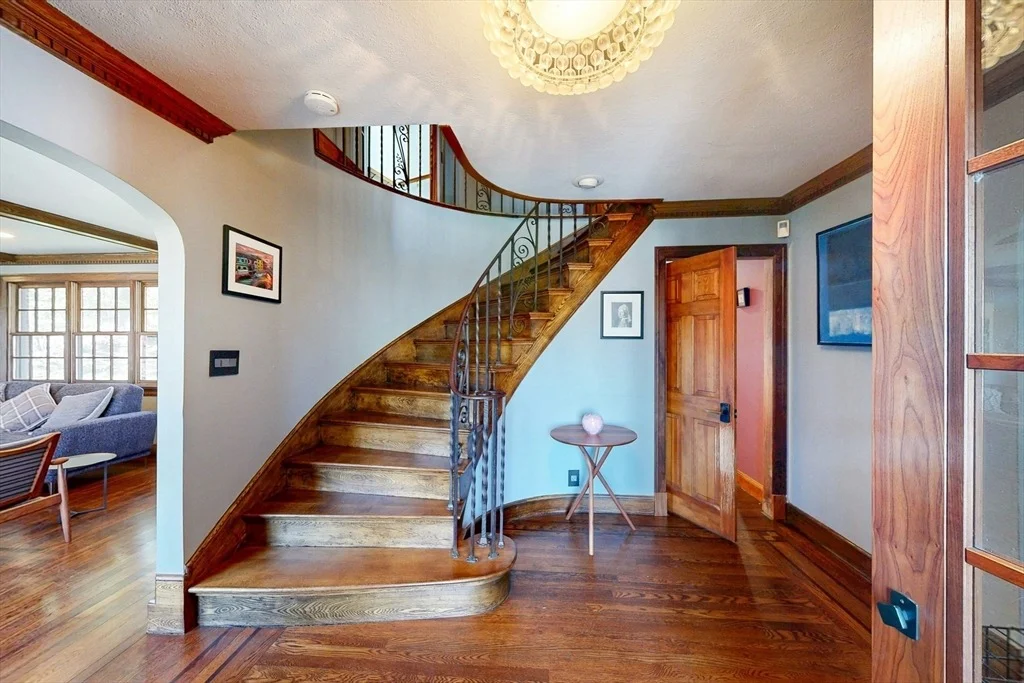 Photo of 32 Alberta