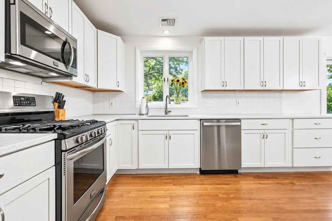 Photo of 49 Meadowview Rd