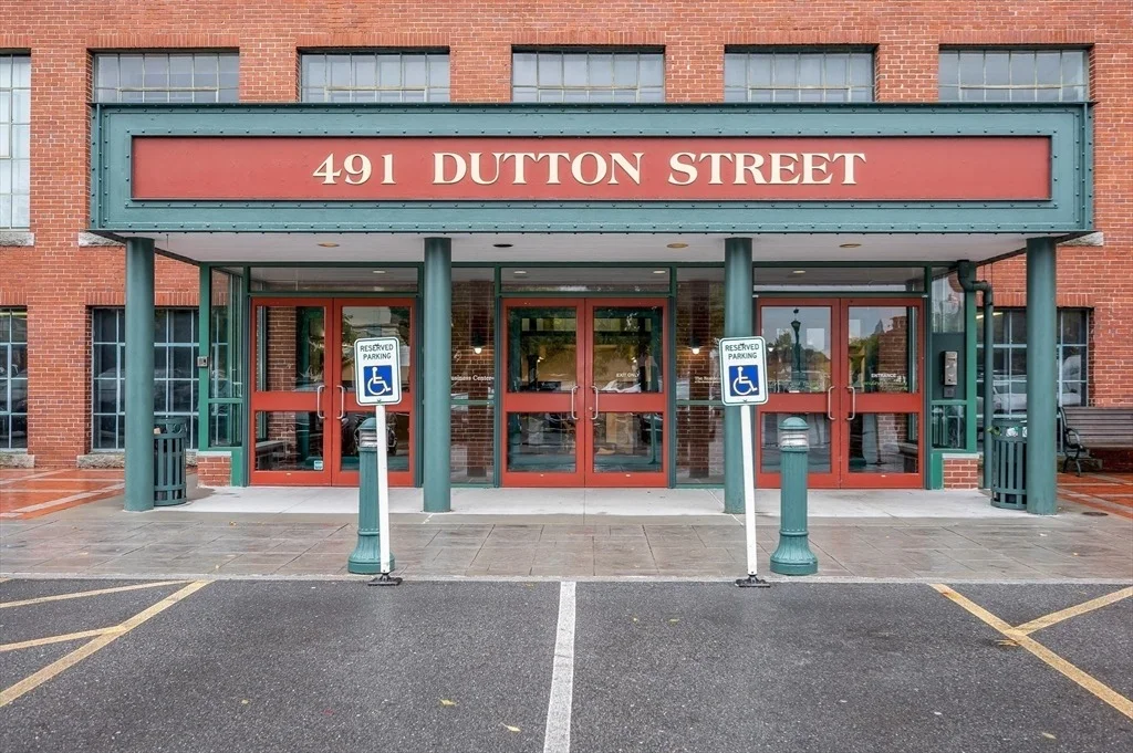 Photo of Unit 320 at 491 Dutton St