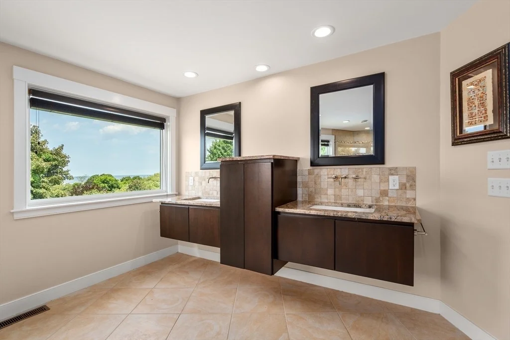 Photo of 18 Holly Hill Circle