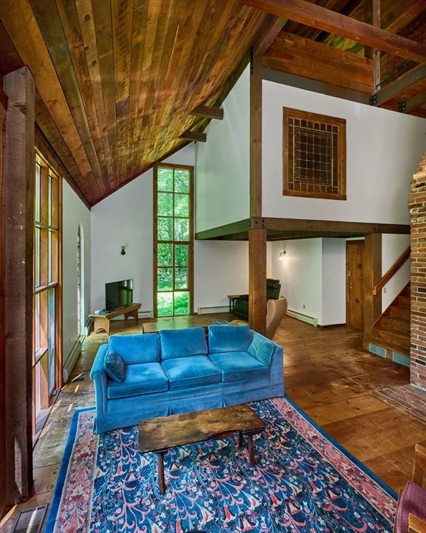 Photo of 102 Chestnut Hill Loop