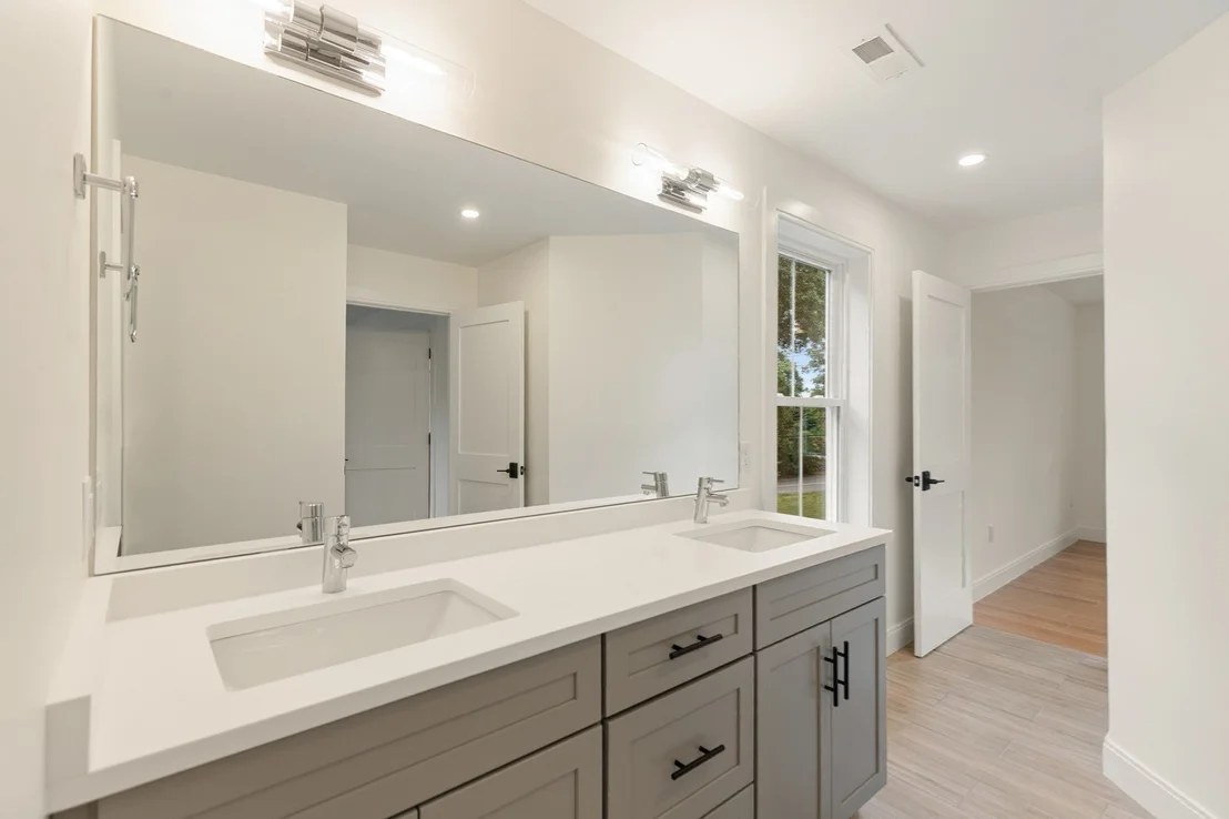 Photo of 472 Summer Avenue
