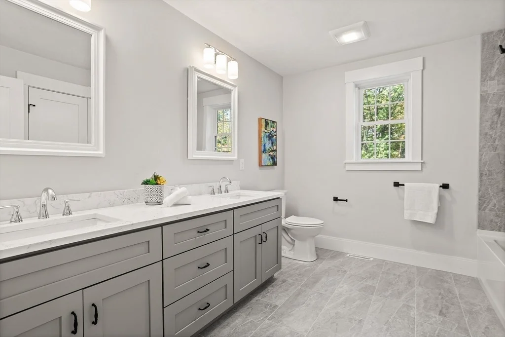 Photo of 236 Bolton Rd