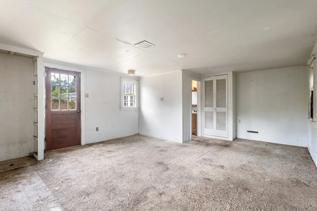 Photo of 6 Elliot Dr