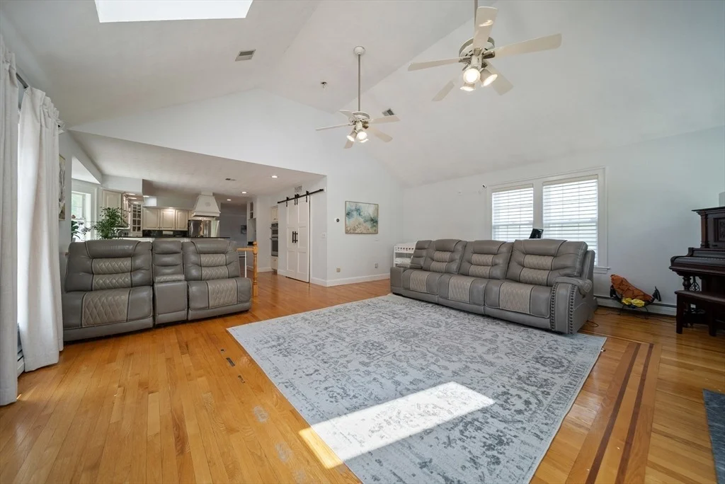 Photo of 87 Hammersmith Dr