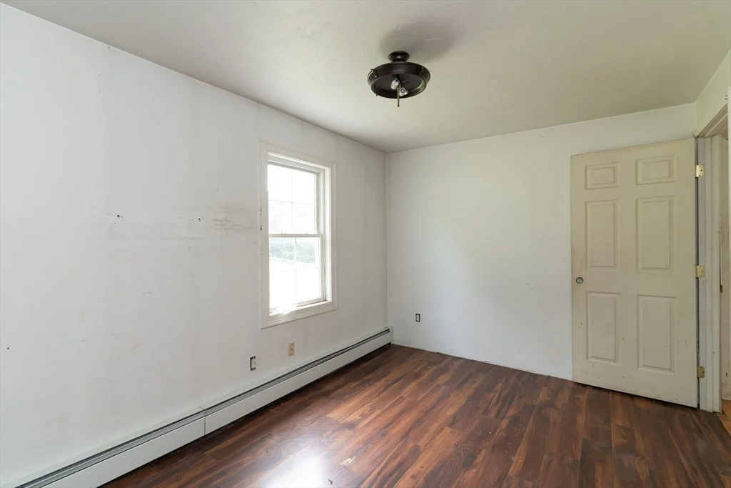 Photo of 1166 Main St