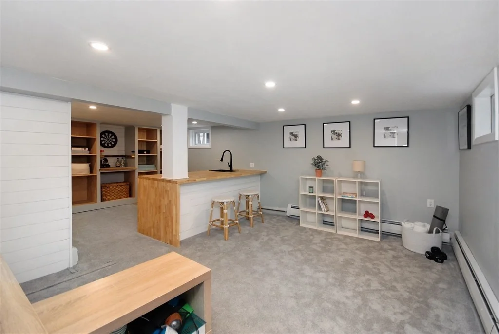 Photo of 35 Robbins Rd
