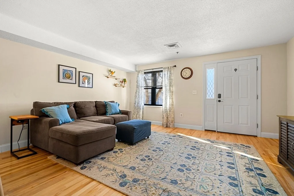 Photo of Unit 21 at 33 Maplewood Avenue