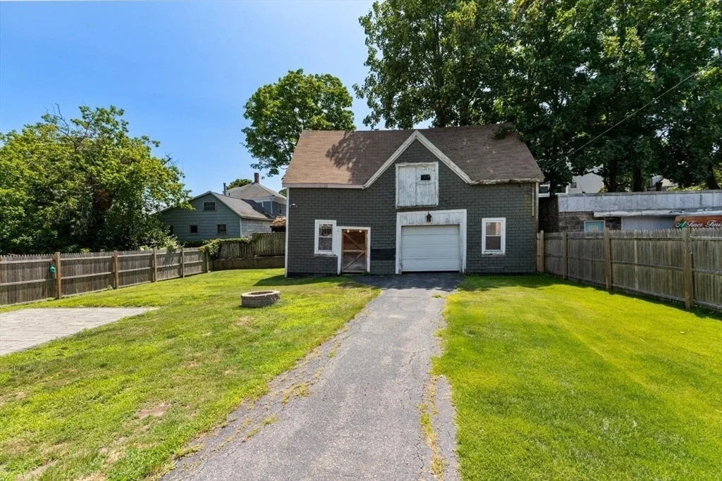 Photo of 18 Willow Ave