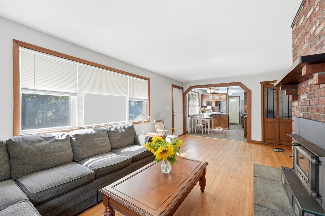 Photo of 42 Lakeview Dr
