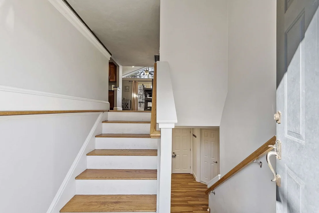 Photo of 30 Mohawk Dr