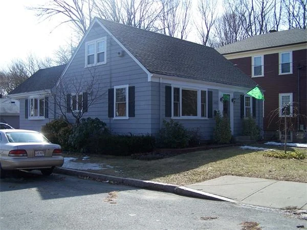 Photo of 627 Oak Grove Avenue