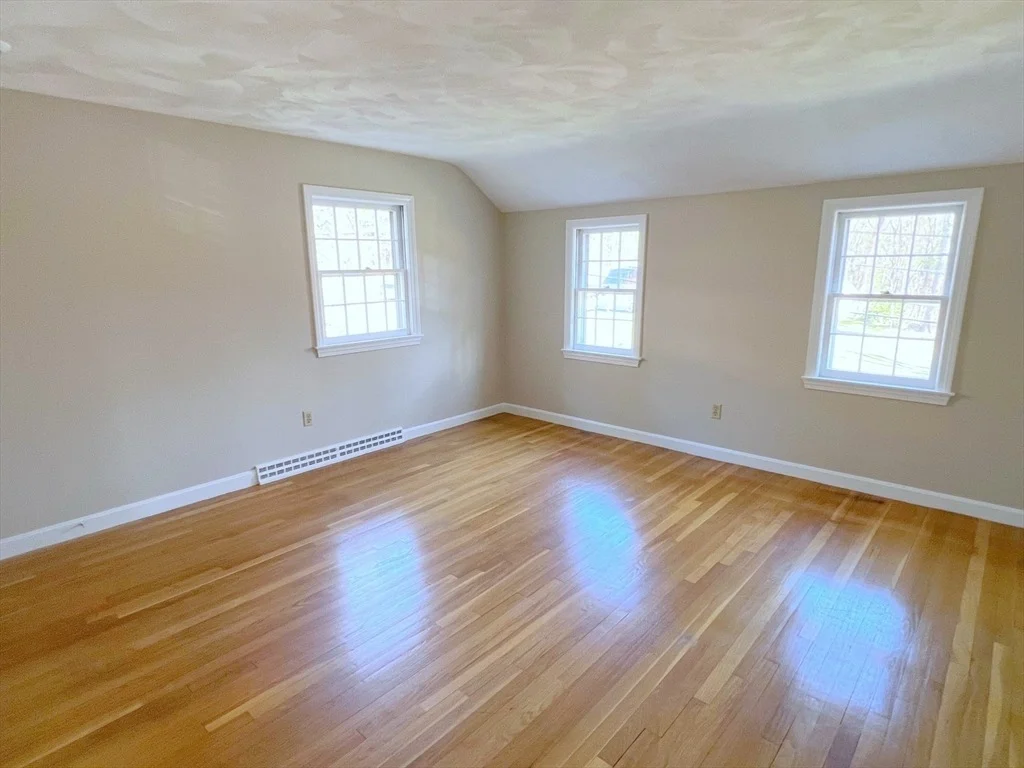 Photo of 43 Abbott Ln