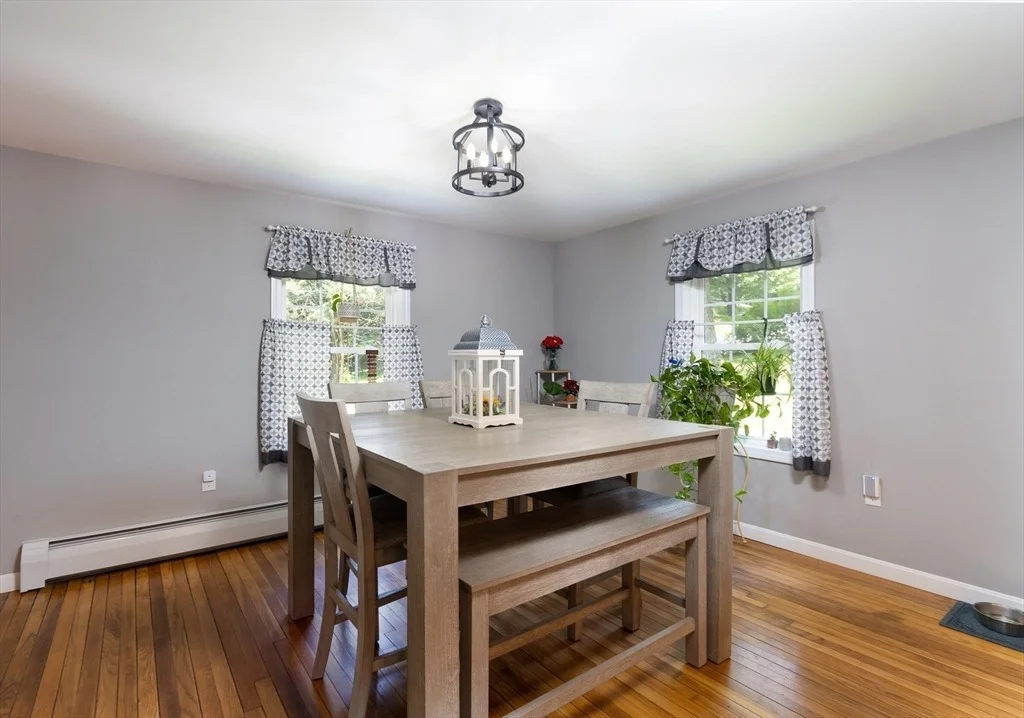 Photo of 114 Burbank Ave
