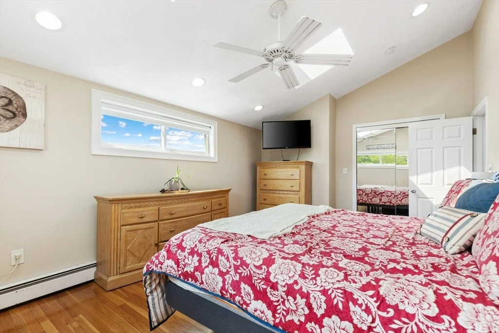 Photo of 10 Murdock Dr