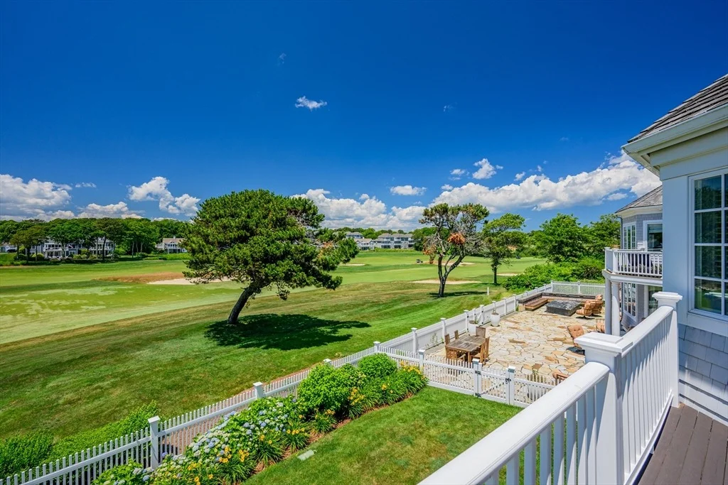 Photo of 129 Shore Dr W