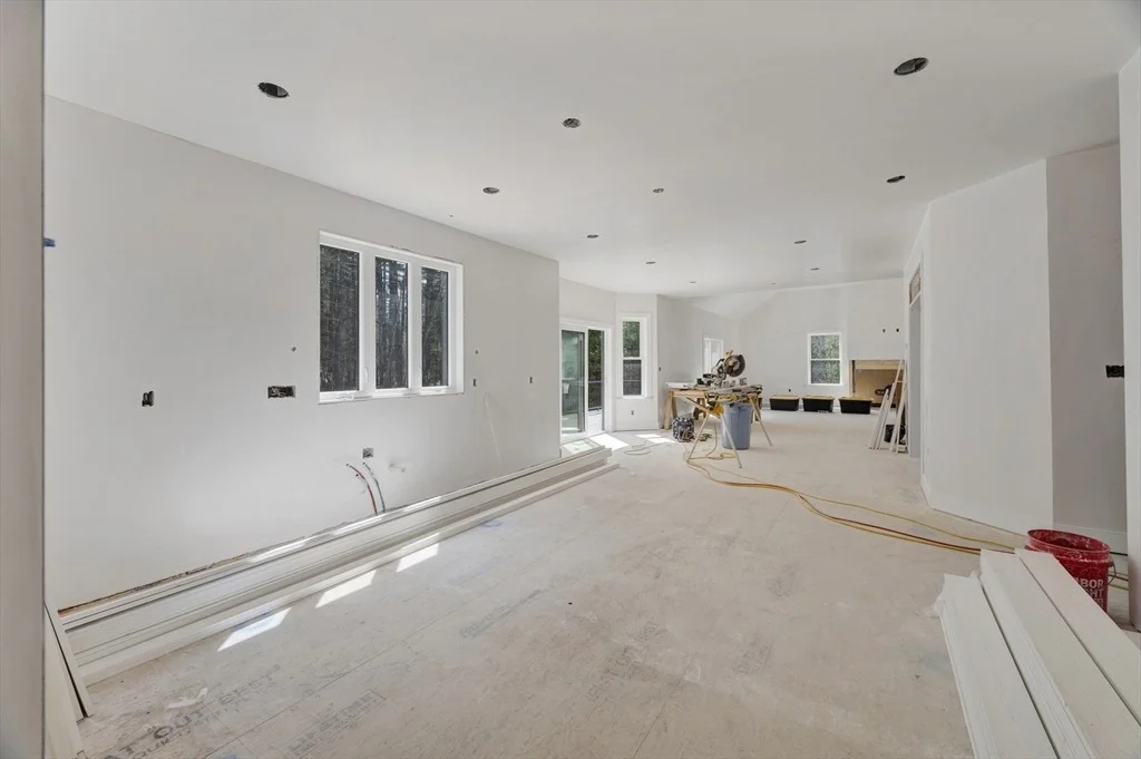 Photo of 18 Macdonald Dr