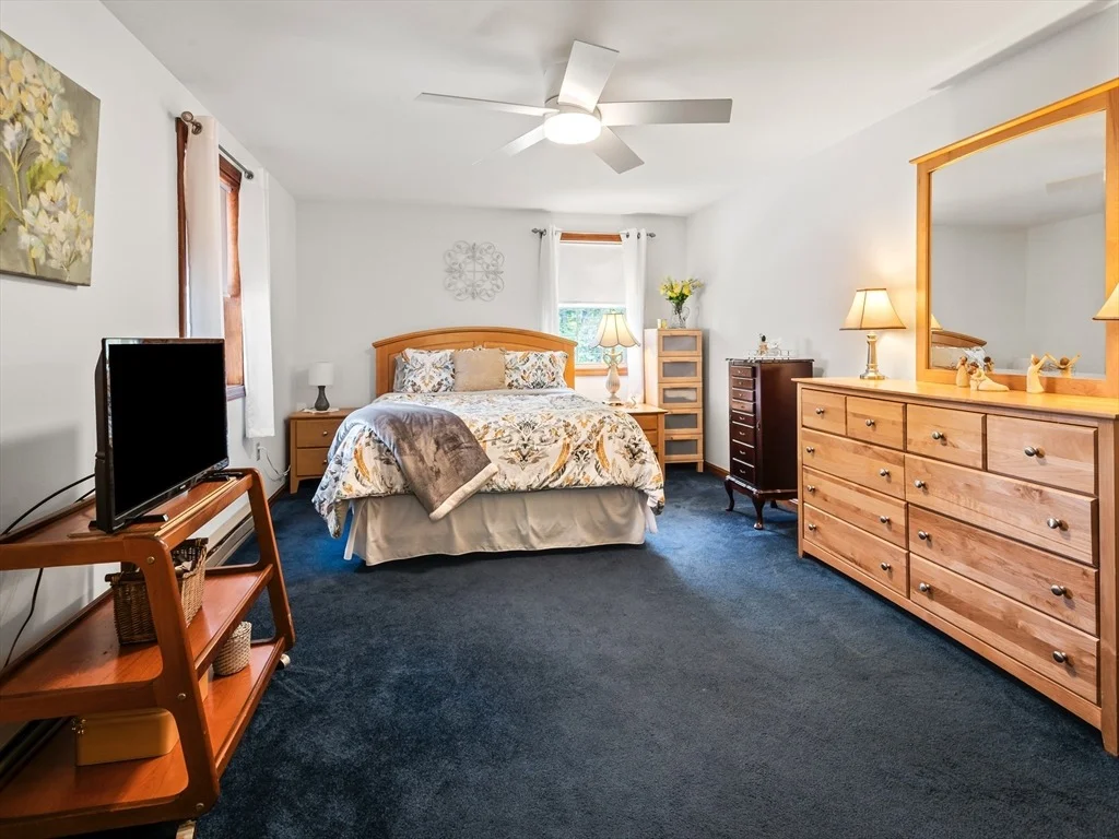 Photo of 3 Oakwood Dr