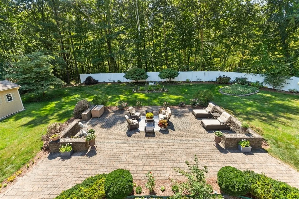 Photo of 24 Hickory Ln