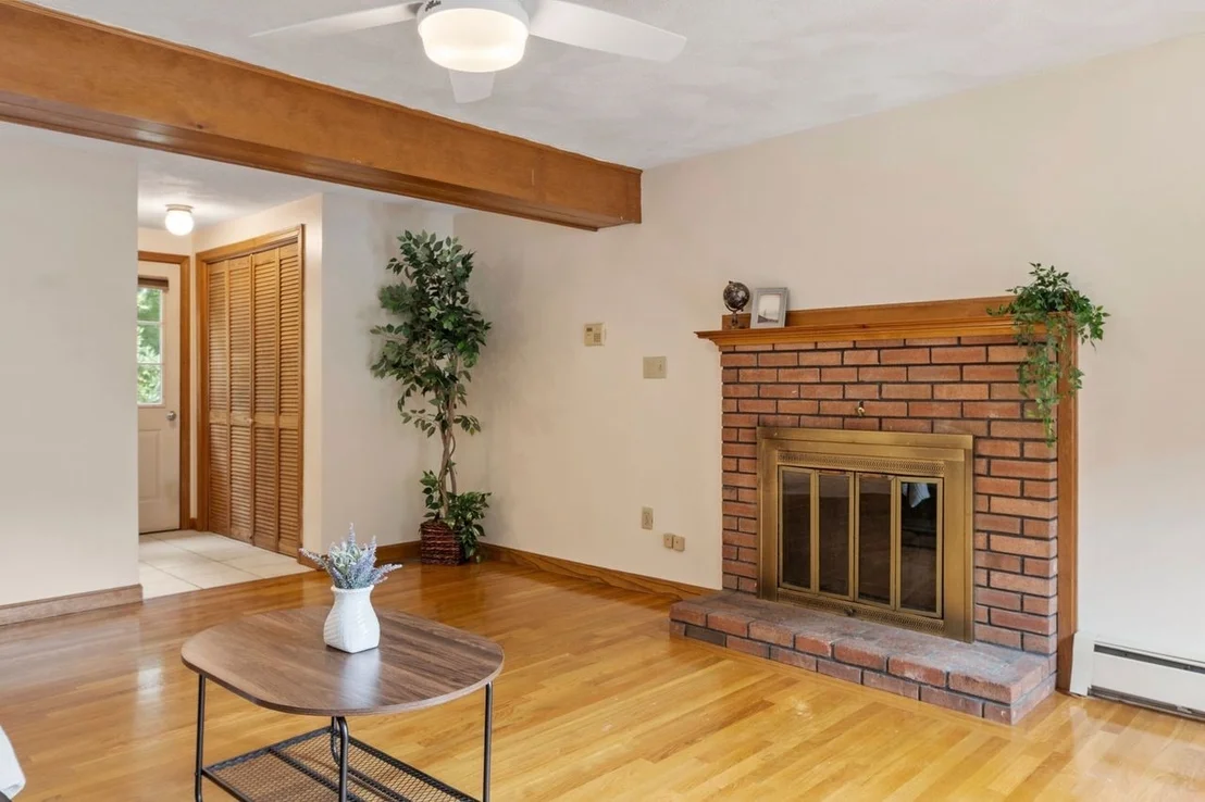 Photo of 4 Apple Tree Ln